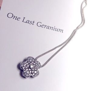 Daisy Cluster Necklace